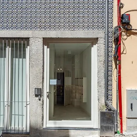 Apartment Decompress At A Tranquil, Minimal Urban Oasis With An Edge Porto