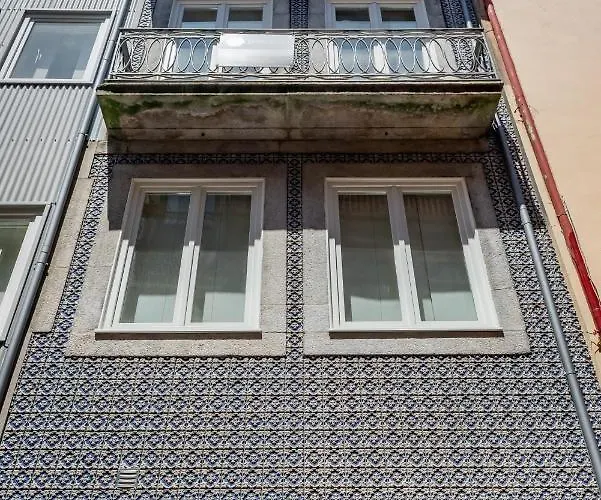 Decompress At A Tranquil, Minimal Urban Oasis With An Edge