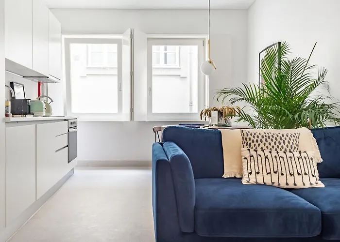 Decompress At A Tranquil, Minimal Urban Oasis With An Edge Апартаменты Порту
