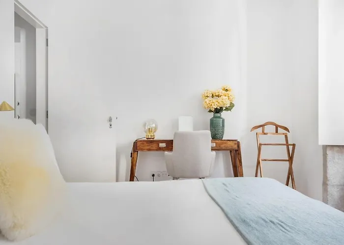 Апартаменты Decompress At A Tranquil, Minimal Urban Oasis With An Edge Порту