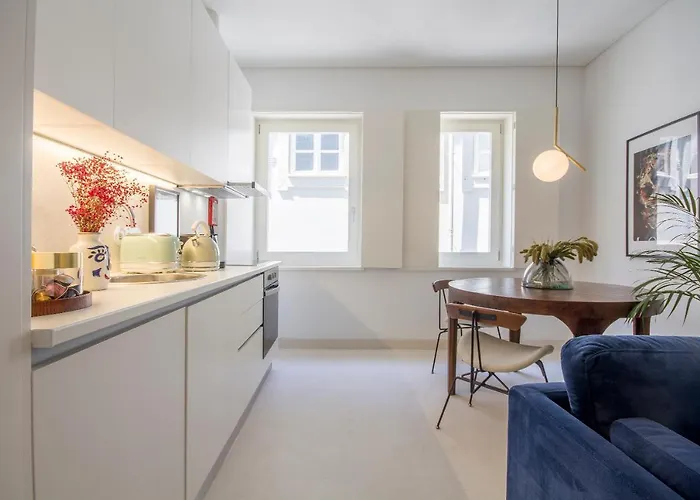 Decompress At A Tranquil, Minimal Urban Oasis With An Edge Apartmán